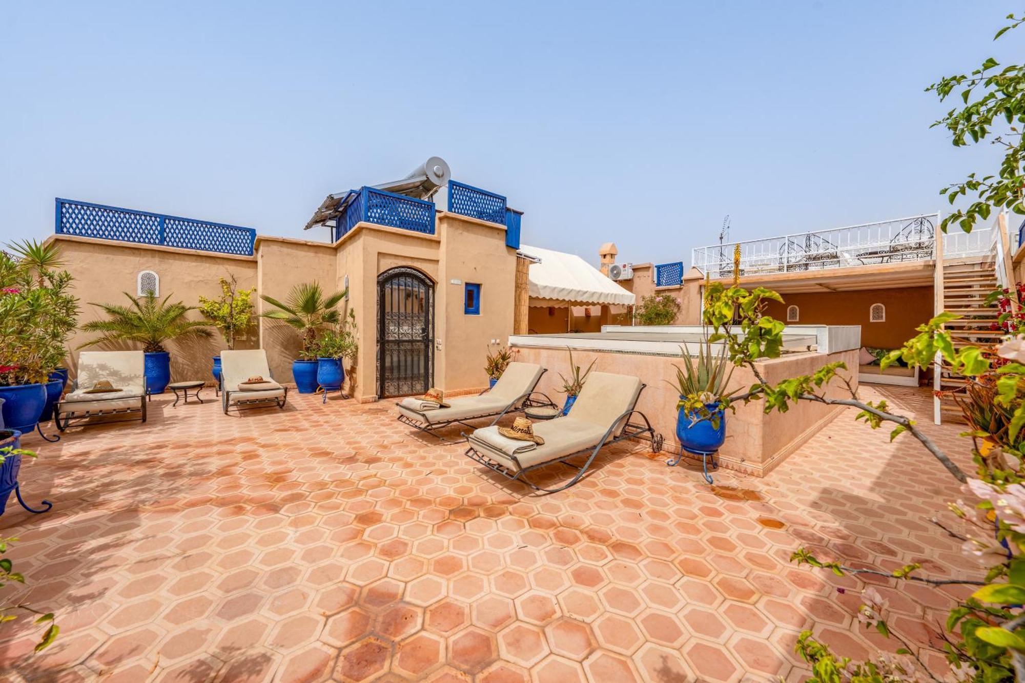 Riad Awinati Location Privatisee ,Piscine Chauffee , Beau Rooftop Marrakesh Exterior photo