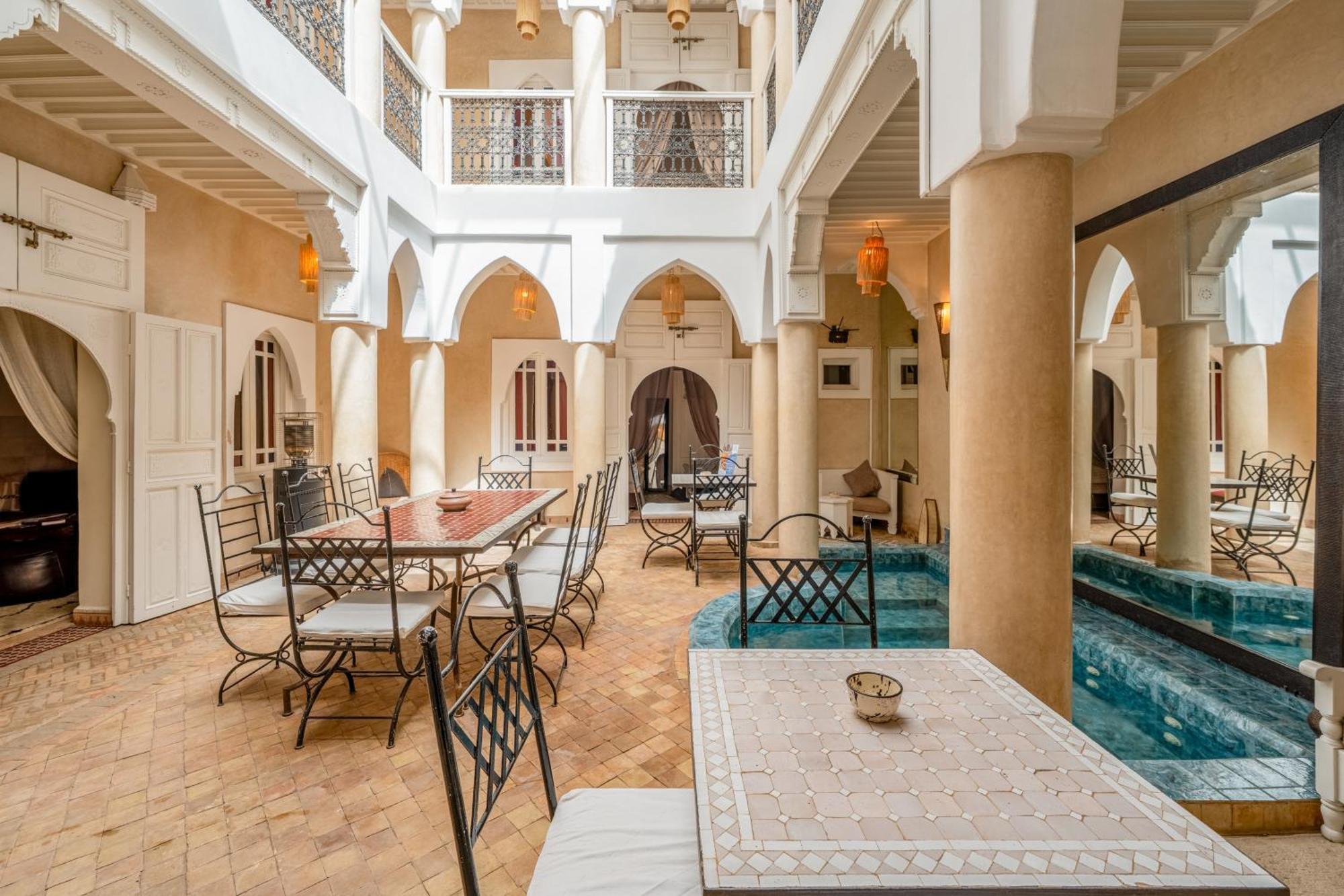 Riad Awinati Location Privatisee ,Piscine Chauffee , Beau Rooftop Marrakesh Exterior photo
