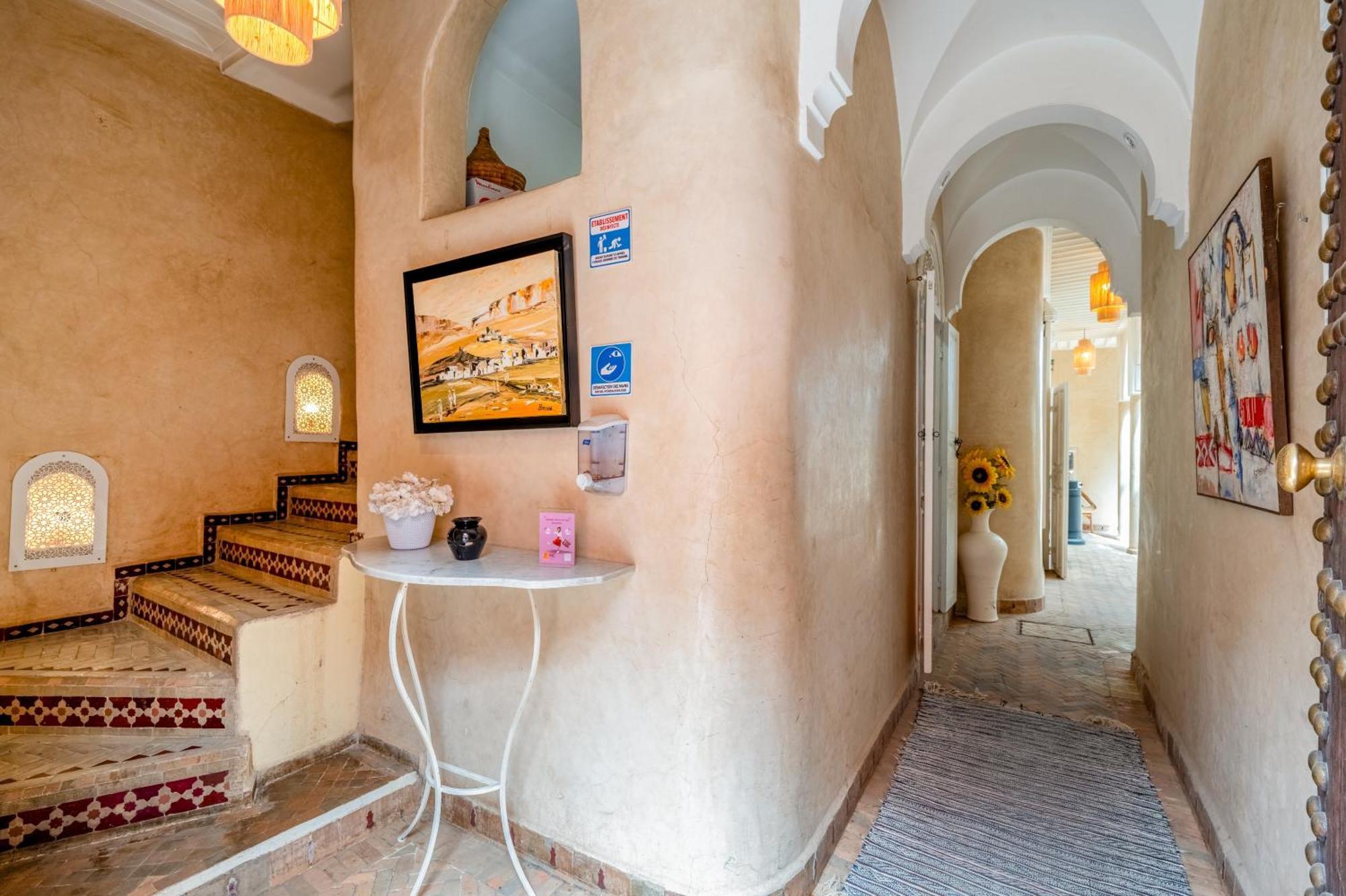 Riad Awinati Location Privatisee ,Piscine Chauffee , Beau Rooftop Marrakesh Exterior photo