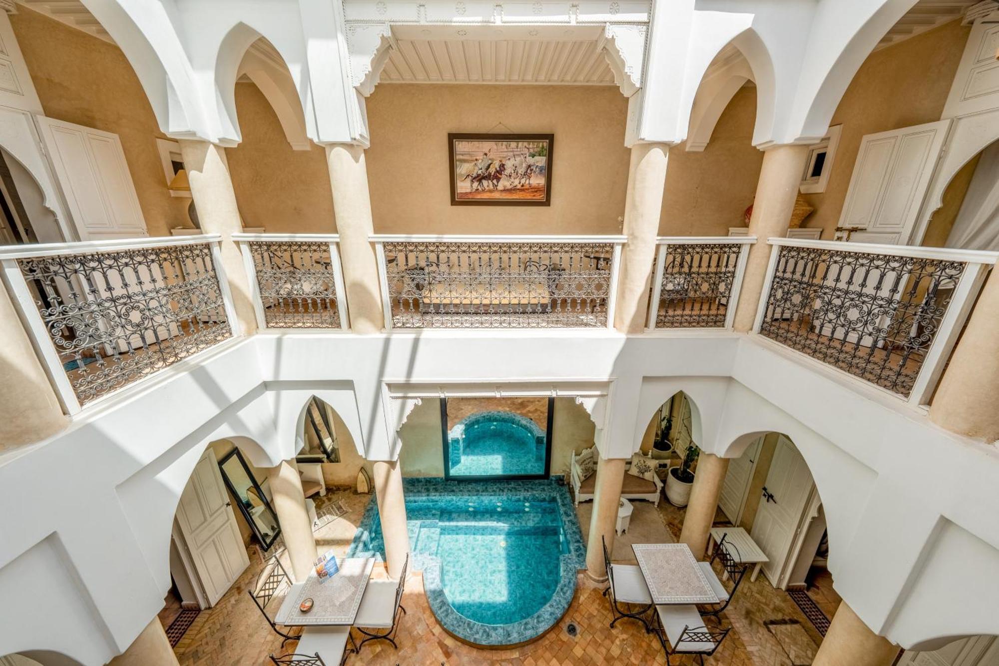 Riad Awinati Location Privatisee ,Piscine Chauffee , Beau Rooftop Marrakesh Exterior photo