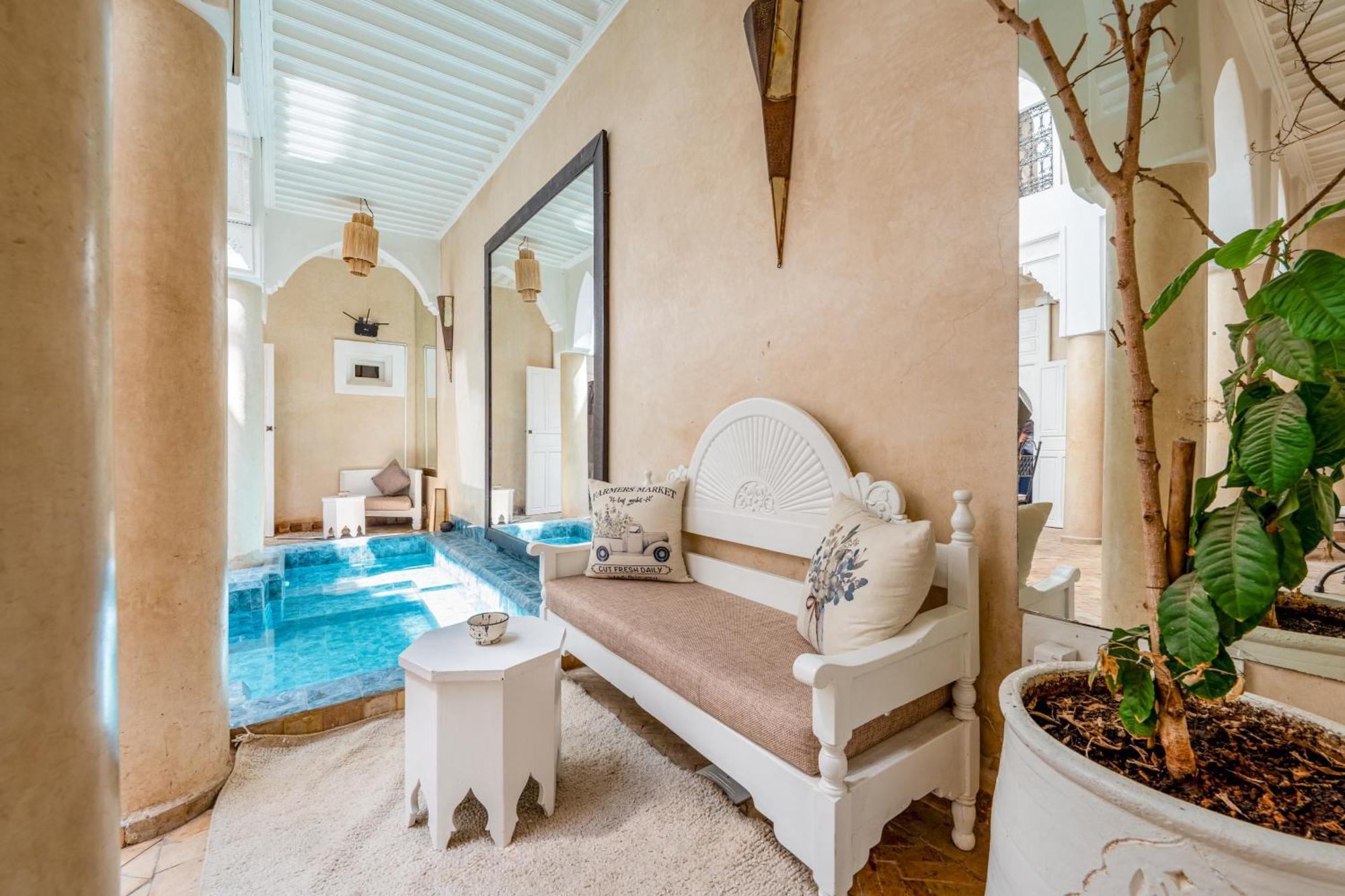 Riad Awinati Location Privatisee ,Piscine Chauffee , Beau Rooftop Marrakesh Exterior photo