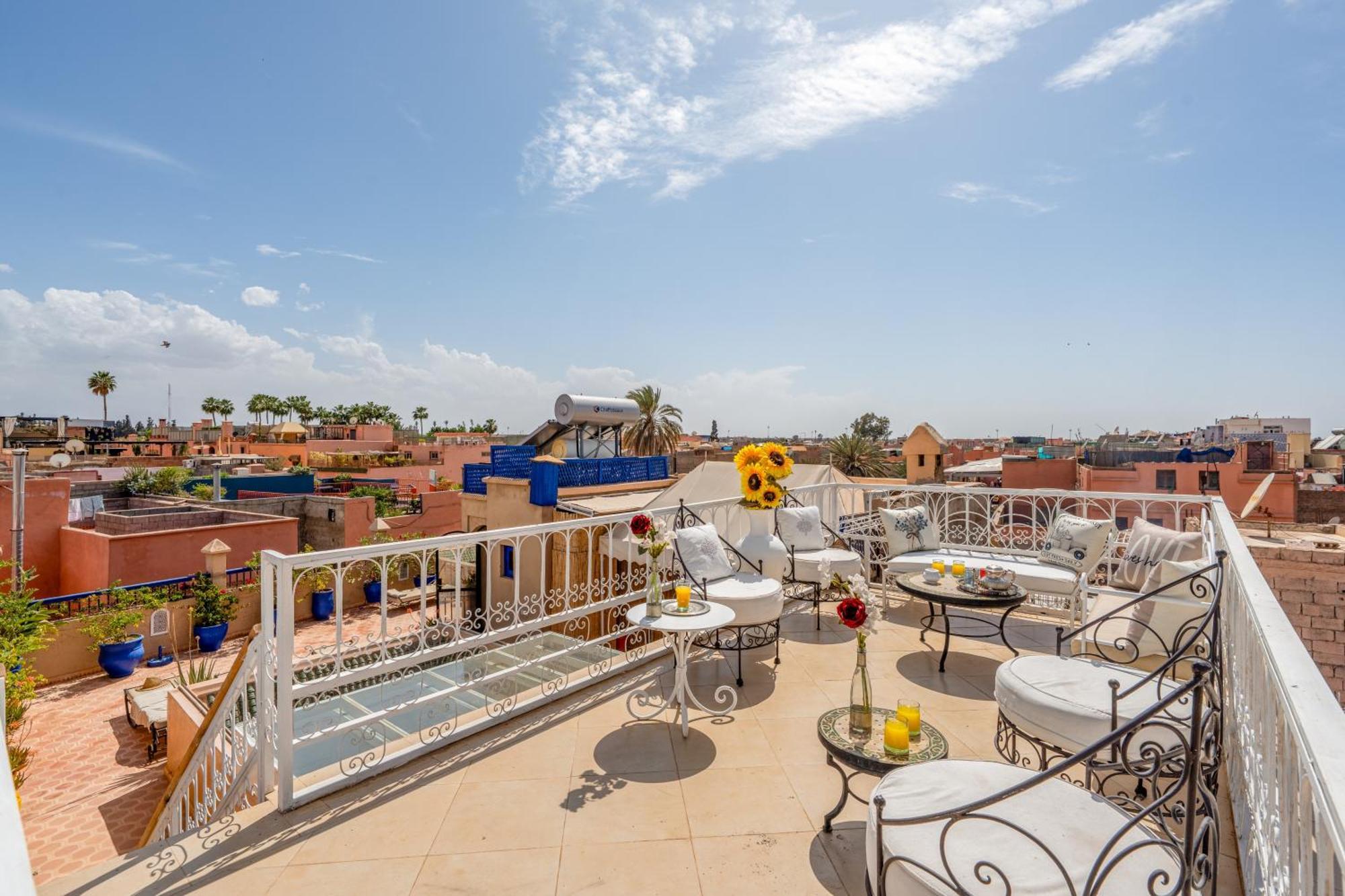 Riad Awinati Location Privatisee ,Piscine Chauffee , Beau Rooftop Marrakesh Exterior photo