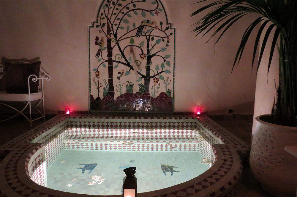 Riad Awinati Location Privatisee ,Piscine Chauffee , Beau Rooftop Marrakesh Exterior photo