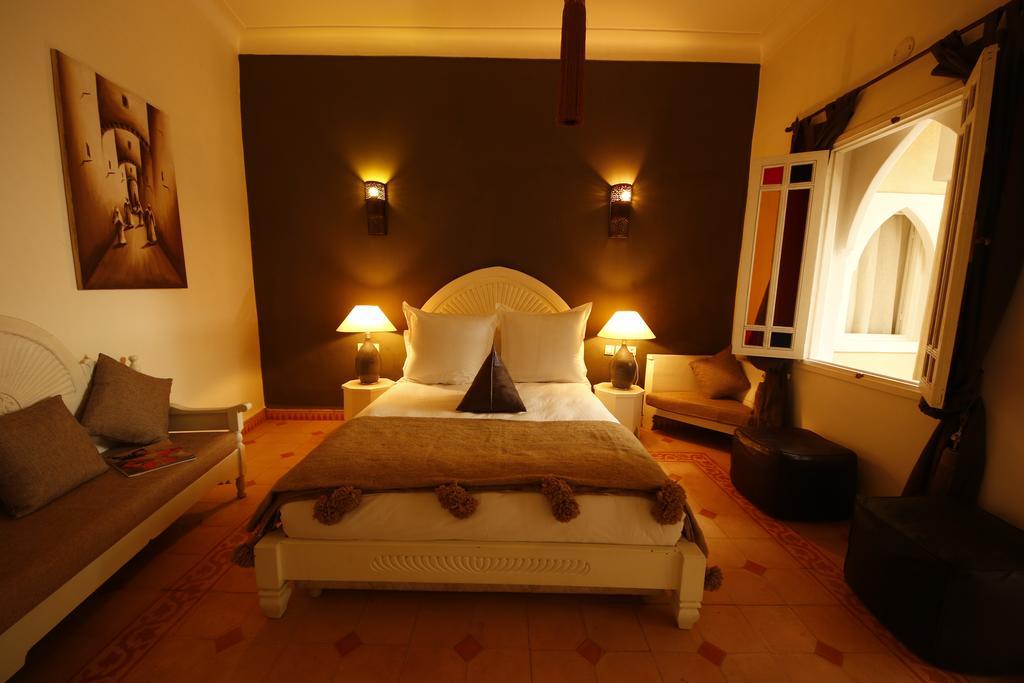 Riad Awinati Location Privatisee ,Piscine Chauffee , Beau Rooftop Marrakesh Exterior photo