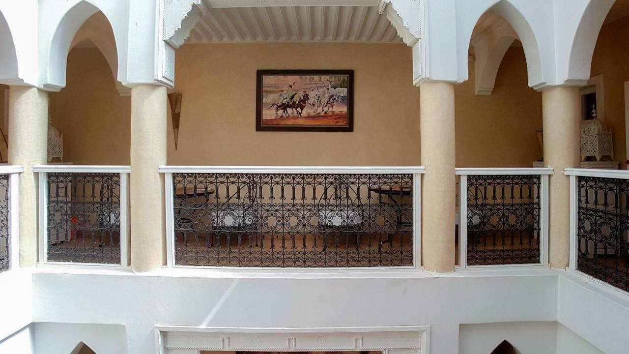 Riad Awinati Location Privatisee ,Piscine Chauffee , Beau Rooftop Marrakesh Exterior photo