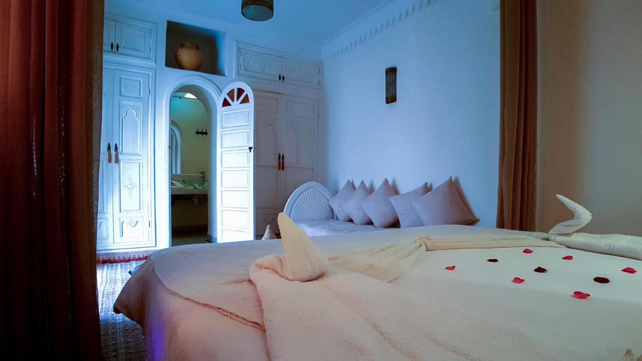 Riad Awinati Location Privatisee ,Piscine Chauffee , Beau Rooftop Marrakesh Exterior photo